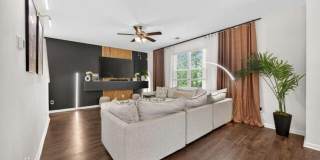Like-New 4 bedroom 2.5 bathroom home with Custom Touches, open floor plan AND a Cul-de-sac lot! Must see! Gallery 5