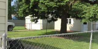 A Charming 3 Bedroom Bungalow, Hardwood Floors, Fenced in Backyard Gallery 22