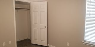 202 Lowes Boulevard - A Gallery 5