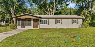 Beautifully Renovated 3 Bedroom 1 Bath Home on Large Corner Lot Gallery 1