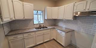1923 W Poplar (134 Albert St. A) 1923 W Poplar (134 Albert St. A) Gallery 26
