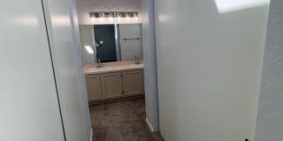 Beautiful eastside location Beautiful eastside location Gallery 33