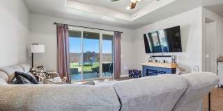 Beautiful 4 bedroom home with Solar Panels Gallery 17