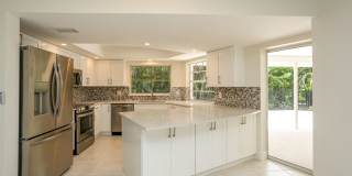** LUXURY PARK SHORE STUNNING FULLY REMODELED MODERN UNFURNISHED 3/2 PRIVATE LARGE PATIO HOME WITH PRIVATE PARK SHORE BEACH ACCESS ** NO HOA ** MOVE IN TODAY ** Gallery 55