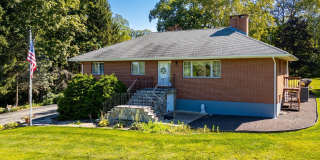 428 Maple Street Gallery 1