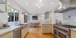 1643 Queens Rd Gallery 14