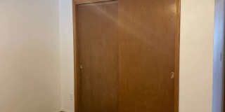 917-919 Meadowview Drive - 919 Gallery 24
