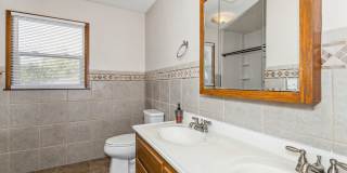 Lovely, Updated Derby Home Gallery 7