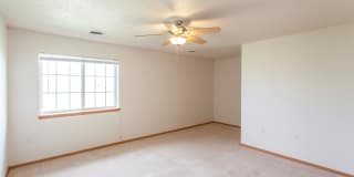 Platinum Valley Apartments Gallery 35