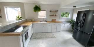 Charming 2 Bed 1 Bath in Hillman City! Gallery 6