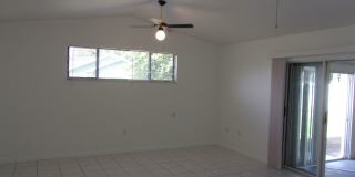 Adorable 3 Bedroom Home with Large Lanai Gallery 8