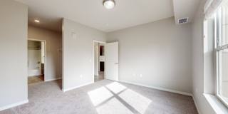 The Sixton Apartments Gallery 36