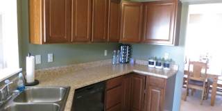 4BR/2.5BA House, 2-Car Garage - $2,100 *NO SMOKERS OR UNDERGRADS Gallery 8