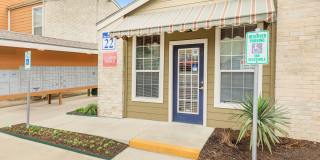 Hilltop Oaks Apartments Gallery 10