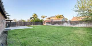 Clean and neat 4 bedroom, 2 bathroom single story in the Fancher Creek area 93727 Gallery 23