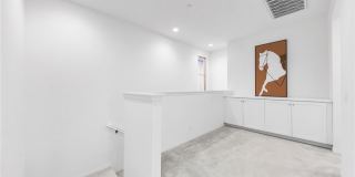 117 Henson Gallery 23