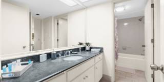 Furnished Resort 2/2 Condo, on Golf Course, Lake Views Gallery 25