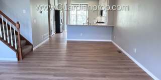 Spacious Eden Prairie Town Home, 2 Car Garage, Primary, 4 Baths, Fireplace Gallery 11