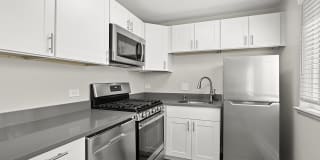 1325 Madison Apartments Gallery 1