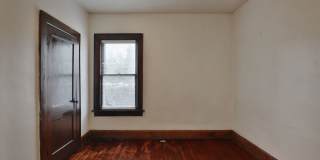 Awesome House for your Large Group - HUGE HOUSE with 3 Floors - 3 Kitchens, 3 Bathrooms, Awesome Indoor & Outdoor Space. Great For OSU Game Days! Gallery 13