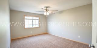 2-Bedroom, 1.5-Bath Townhome Near Jordan Creek with Attached Garage Gallery 12