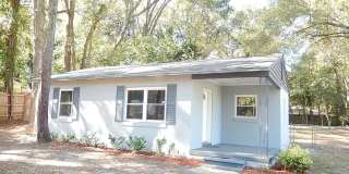 QUAINT 2/1 House w/ HUGE Fenced Yard, W/ D,  More! $1100/month Avail May 5th! Gallery 1