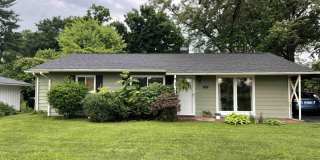 3 bedrooms, 2 bathrooms, fenced yard! Gallery 1