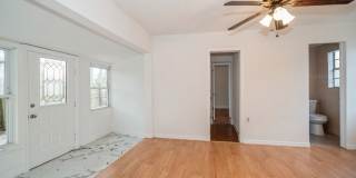 2154 Henry St Ne Gallery 17