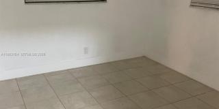 210 NE 40th Ct Gallery 3