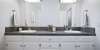 Riverwoods Apartments Gallery 21