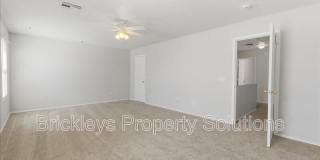 2413 E Hazeltine Way Gallery 24