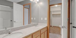 Charming 3BR Townhome in Lincoln Gallery 21
