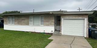 3 Bedroom 2 Bath Central City Gallery 1