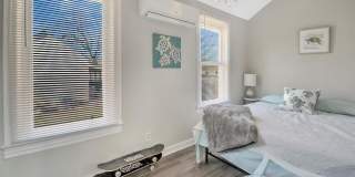 604 1/2 12th Avenue Gallery 16