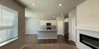 Comfort & Space Await in This Stunning 4BR Dayton Home Gallery 11