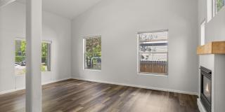 528 Lake Court Gallery 8