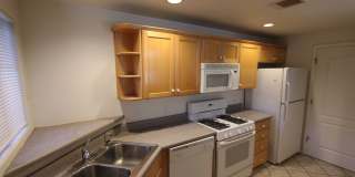 $500 off 1st months Rent!_3-Bedroom Summit Park Condo with Fireplace, Balcony & Covered Parking Gallery 6