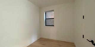 527 Monroe Street Gallery 8