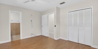 2267 NE 3rd Avenue Gallery 21