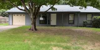 Ranch Home with 3BR/2BA Garage Ranch Home with 3BR/2BA Garage Gallery 1