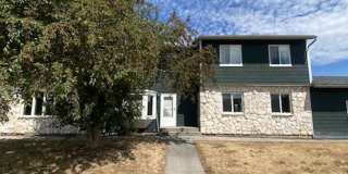 3 Bedroom 2 1/2 Bathroom Townhouse- CLOSE TO MSU- Gallery 29