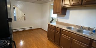 118 7th Street Gallery 1