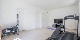 Spacious End-Unit Townhome for Rent in Meridian Crossing – 3BR, 4BA, 2-Car Garage. $3,095.00/month Gallery 27