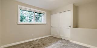 Bright & Charming 4bed/2.5bath in Desirable Edmonds Neighborhood! Gallery 16