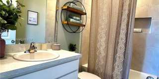 453 NE 13th St Gallery 12