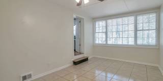 Room in 4 Bedroom Home at Santa Monica Dr Gallery 28