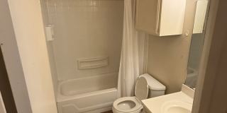 17th Place Apartments Gallery 4
