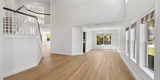 2 Bootstrap Court Gallery 1