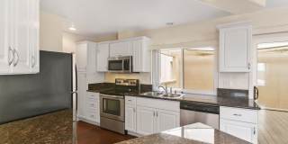 Woodlands South - La Jolla Townhome Gallery 11