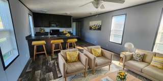 2737 W Washington Center Gallery 1
